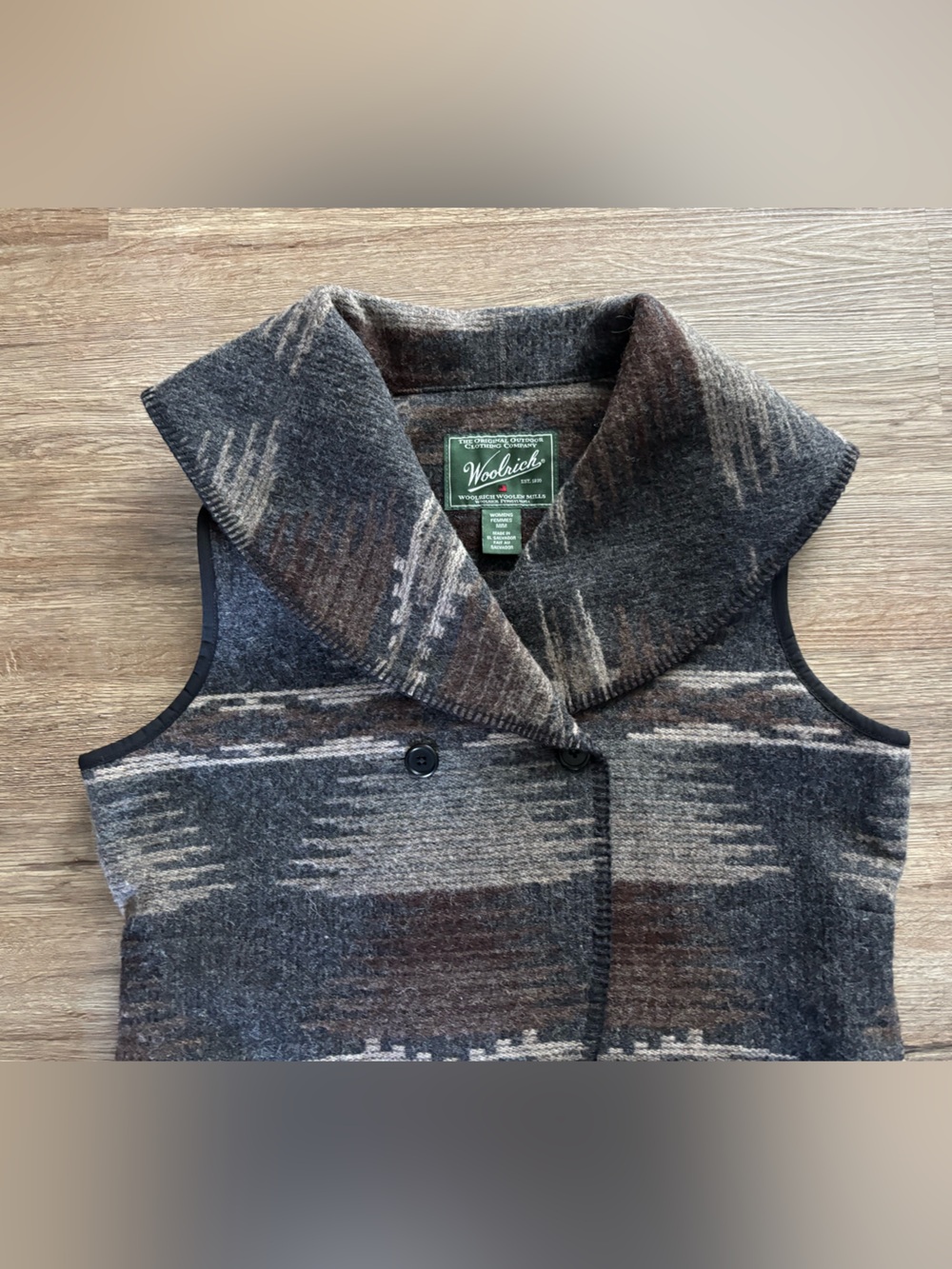 Woolrich women’s M medium wrap Aztec western vest. Good condition. Preloved - Picture 2 of 12